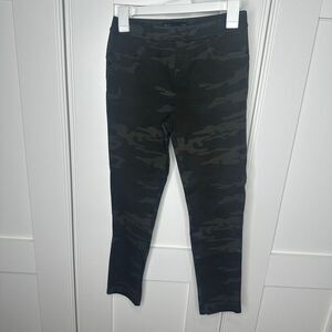 Sanctuary Camouflage Green Leggings Medium (h1)